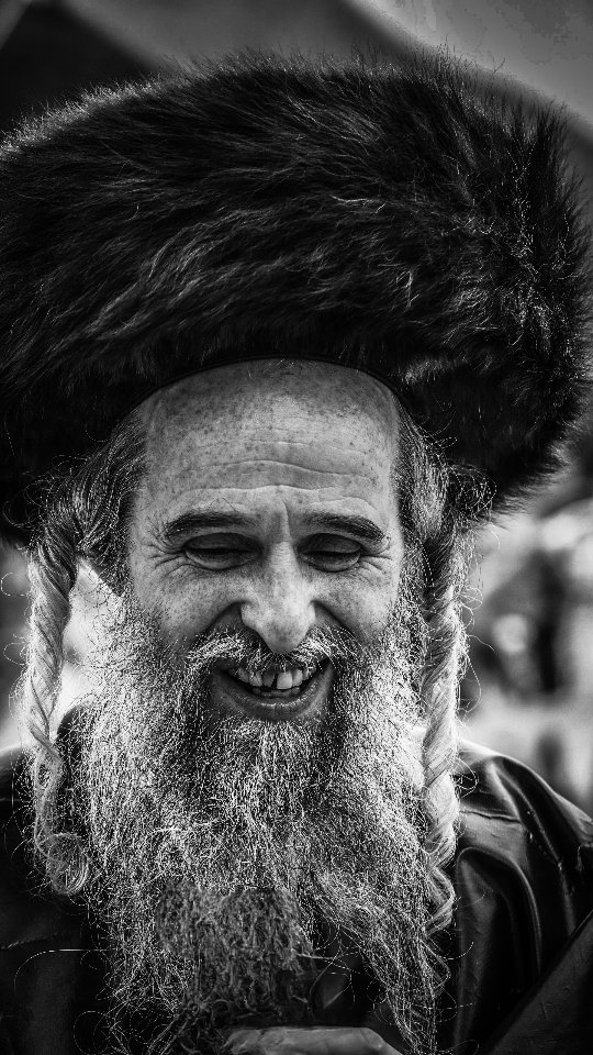 Screenshot of the original Instagram reel: Neturei Karta: The Ultra-Orthodox Jews Who Say Zionism Violates the Torah